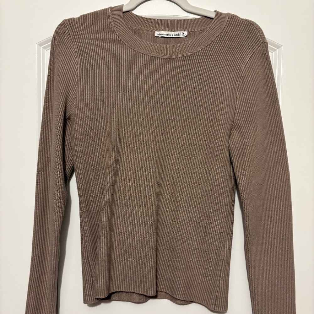 Brand new Abercrombie ribbed sweater • size M